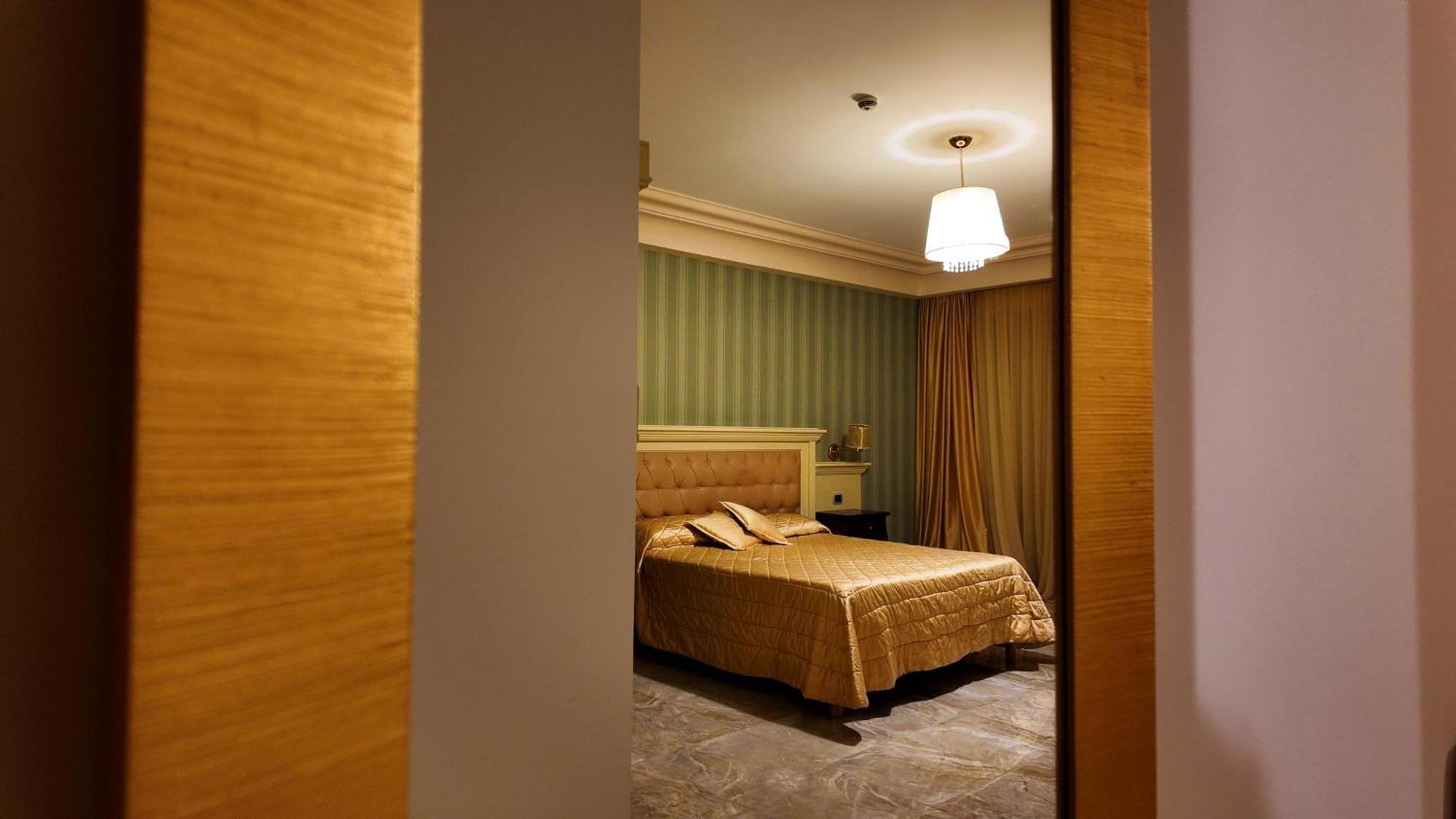 Regina Di Saba - Hotel Villa Per Ricevimenti กรอตตามินาร์ดา ภายนอก รูปภาพ