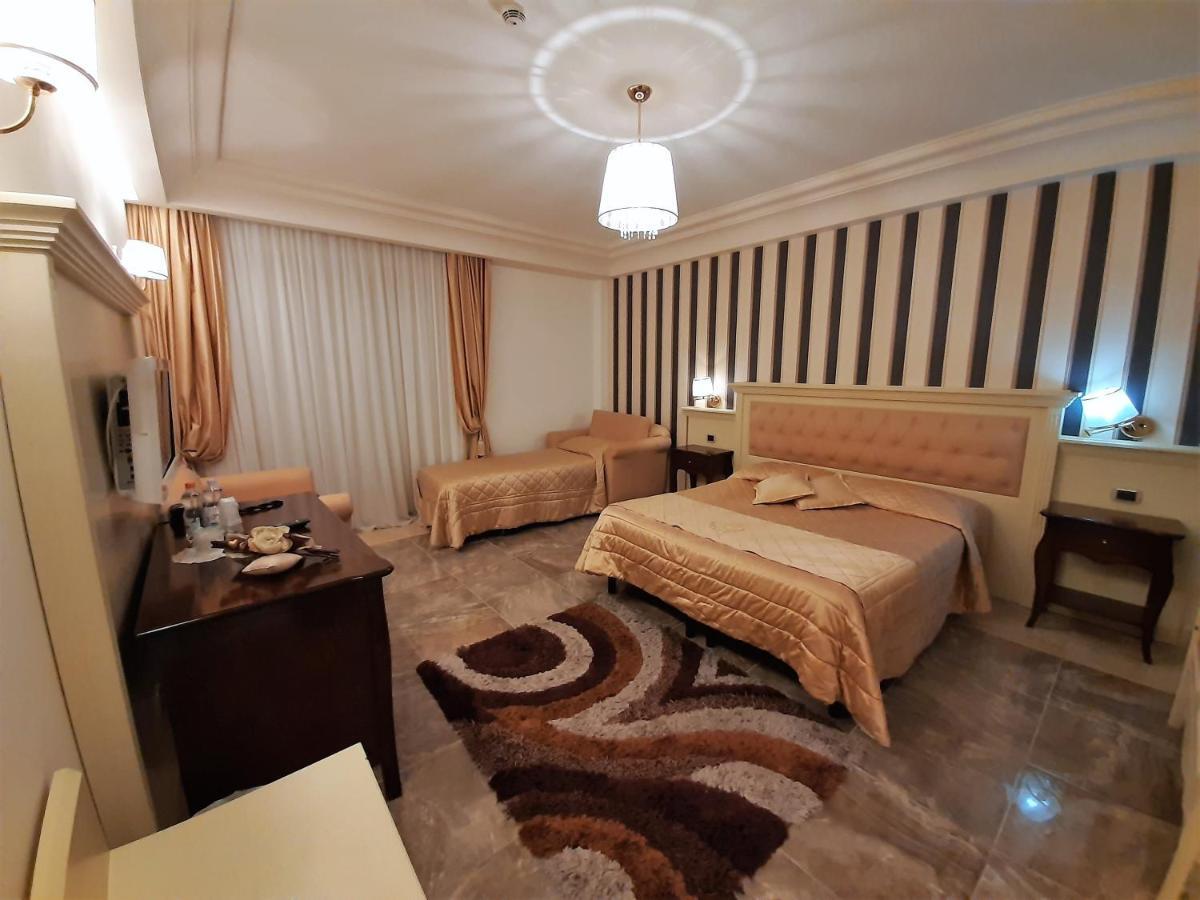 Regina Di Saba - Hotel Villa Per Ricevimenti กรอตตามินาร์ดา ภายนอก รูปภาพ